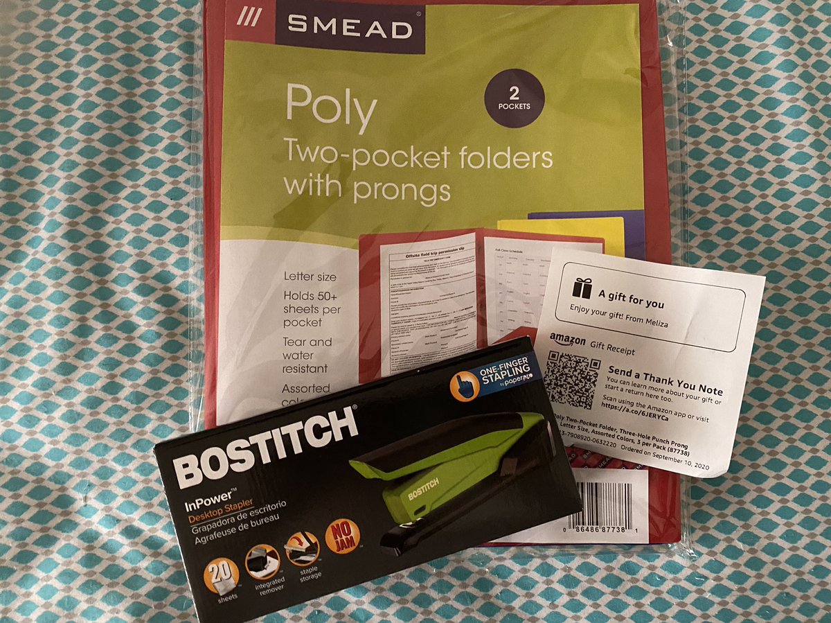 bbtellez_12's tweet image. Got surprised with another gift from my amazon teacher wish list! 😭 thank you so much LS! @honeybeereyna8 s/o to my sisters for coming in clutch #whySLG lol