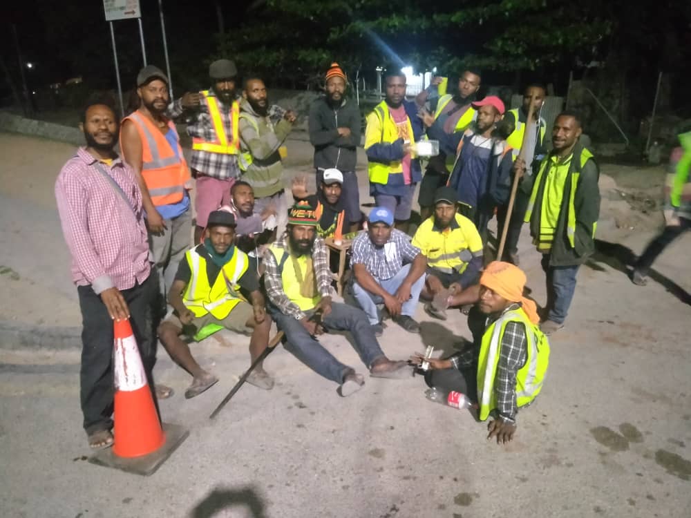 gomosasipo's tweet photo. Since the reconciliation on 19/07/2020, GYG went straight into providing neighborhood watch. Patrol starts from 12am - 5am. We will be signing a MOU with APC Mr. Anthony Wagambie Jr in regards to community policing and also to find opportunity for our boys in the police force. https://t.co/kxUGNhbGWx
