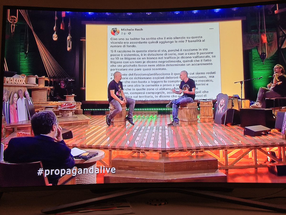 CarloColombi's tweet photo. Anche a Bergamo si sentiva la mancanza di PropagandaLive e di @zerocalcare @welikeduel #propagandalive https://t.co/dFRTQokcbP