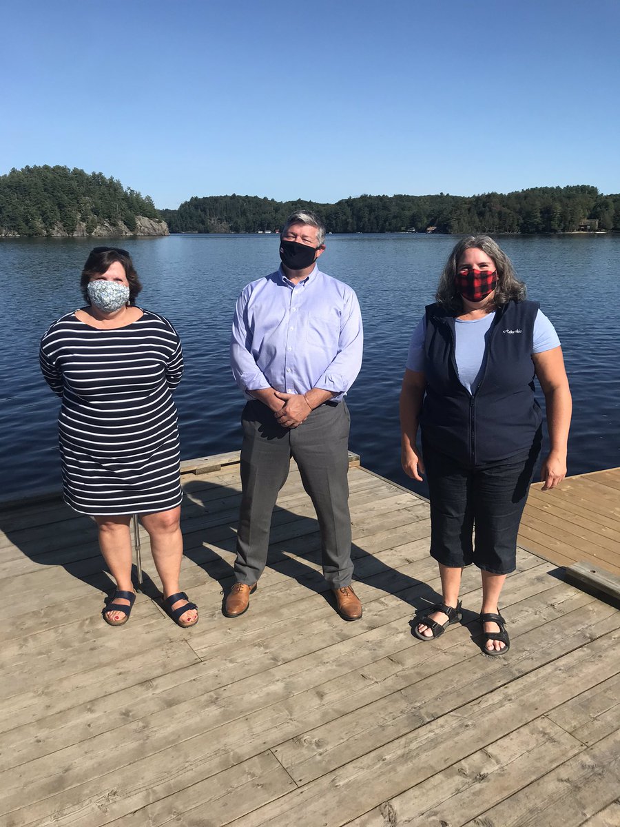 A beautiful day at the Port Sydney beach to celebrate the amazing work that the Emergency Community Support Fund recipients are doing in Muskoka. Thank you to MP Scott Aitchison and Roz Junke from <a href="/UWSimcoeMuskoka/">United Way Simcoe Muskoka</a> <a href="/ScottAAitchison/">Scott Aitchison</a> @CommFdnsCanada #ECSFund #Muskoka