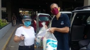 IncesCaracas1's tweet photo. #11Sep Los trabajadores INCES de Distrito Capital agradecen al Gobierno Bolivariano, a nuestro presidente @Wuikelman y a nuestra Gerente Regional, por entregarnos gratuitamente, un combo de aseo personal y de limpieza 👏👏 #SomosInces @NicolasMaduro @psuvaristobulo @incesvzla https://t.co/1ACqZzbdlr