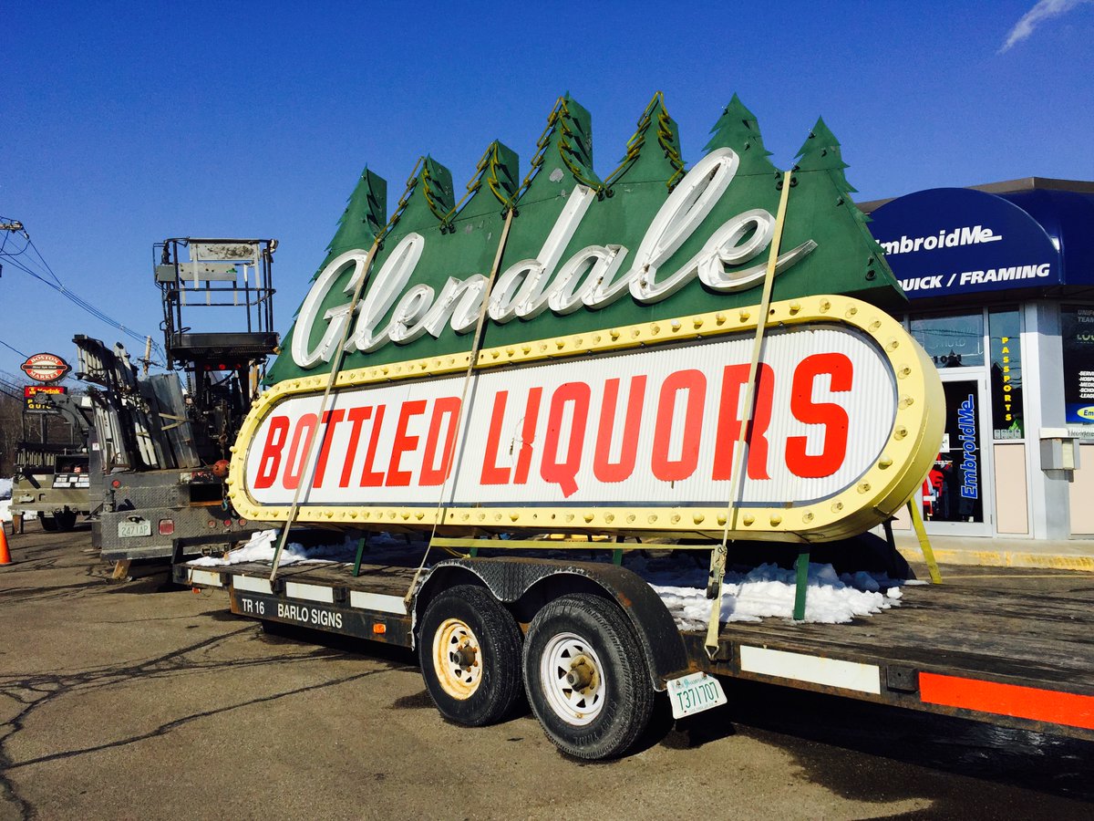 The #Waltham Glendale sign, formerly located at Glendale Liquors atop 1093 Lexington Street, is being re-installed nearby at Falzone Field at 880 Trapelo Road. Thanks to CPW staff Bernie McDonald, Bobby Pratt, Ed France for their work to restore this icon of North Waltham!
