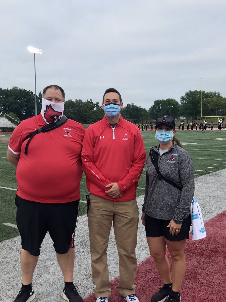 High school football sideline care with the best athletic trainers around @Linda_13_ATC @jlmartini @colerainat @TamingtheSRU #FridayNightLights #CincyEM