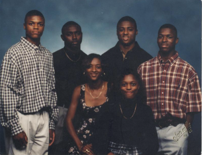 2) Following his mothers death, Warrick Dunn assumed the parental role of his 5 younger siblings. As a HS football star, Warrick had scholarship offers from all over the country. Later that year, Warrick would commit to Florida State University "to fulfill his mother’s dream"