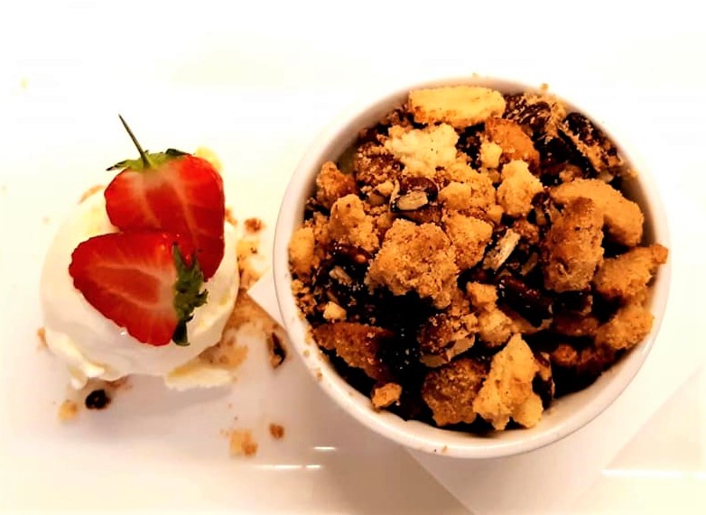 Our weekend specials:
Harissa Prawn Tacos with Cornslaw &amp; Pineapple  Salsa
Braised Daube of Angus Beef with Red Wine Jus
Sunday Roast is Rump of Perthshire Lamb
Apple &amp; Cinnamon Crumble with Vanilla Ice Cream 😷😘
#naturerules #lakeofmenteith #aberfoyle #callander #trossachs