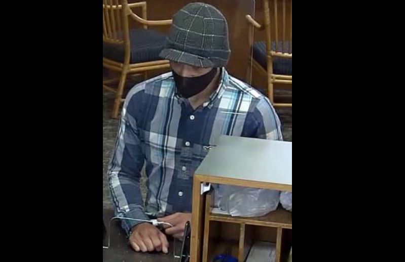 weartv's tweet image. Do you recognize this person? Officers are seeking help in identifying this suspect who demanded money from a teller at the Hancock Whitney Bank in Crestview. Details: bit.ly/3izOqbO