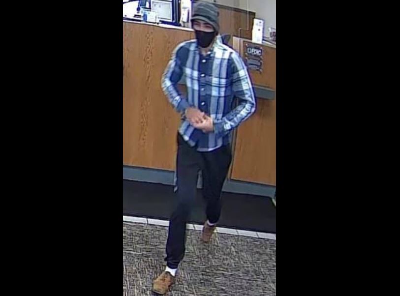 weartv's tweet image. Do you recognize this person? Officers are seeking help in identifying this suspect who demanded money from a teller at the Hancock Whitney Bank in Crestview. Details: bit.ly/3izOqbO