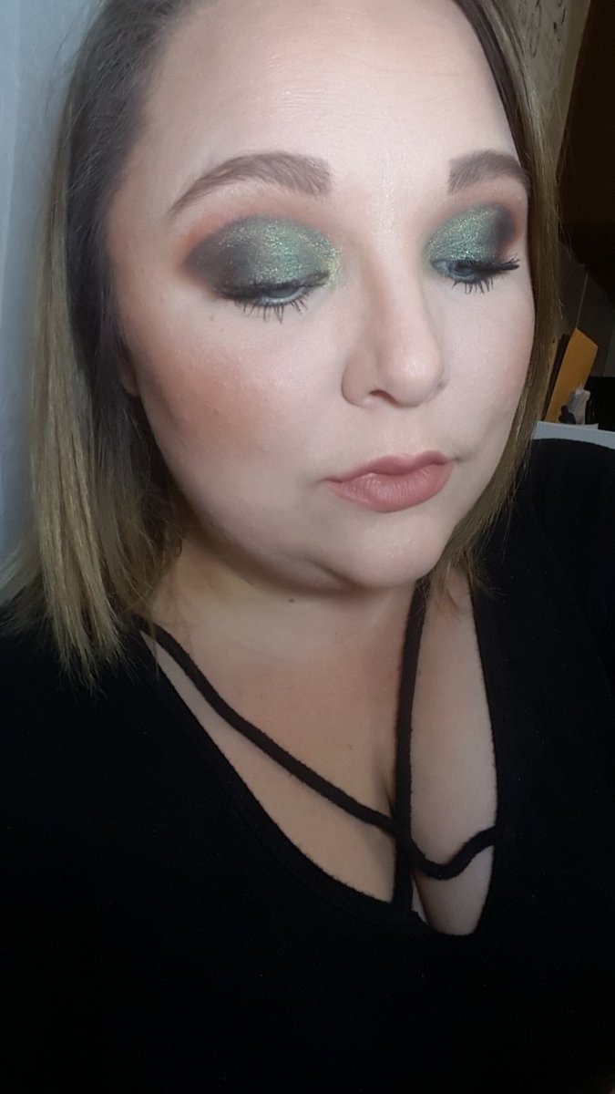 Michell12896406's tweet photo. Fall Green Cut Crease
#fall #green #Brown #beauty #beautyinfluencer #neutrallip #warmtone #makeuplooks #makeuplover https://t.co/R5e7EnrmbB