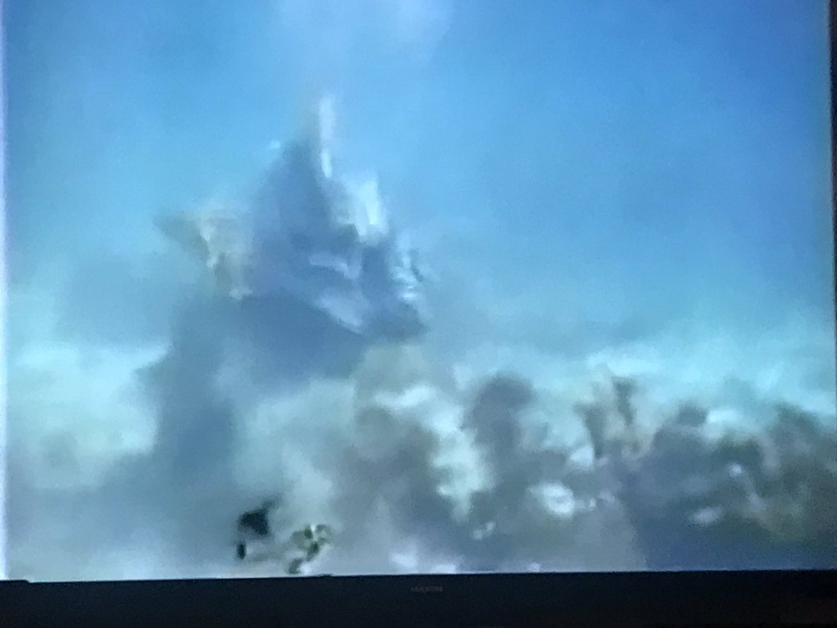 Condimentgrrl's tweet photo. Did the cameraman have a salad for lunch then sneeze before this shot? #BMovieManiacs #DestinationInnerSpace https://t.co/bHpKDgQULy