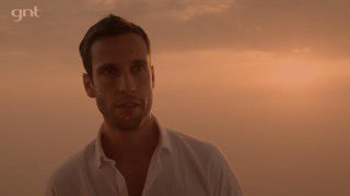 otrotamundos's tweet photo. Sexta-feira. Vinho. Petiscos. Pedro pelo Mundo em Dubai. Tudo de bom! Com @pedroandradetv. #pedropelomundo #viagem #dubai https://t.co/WfnBubyoj9