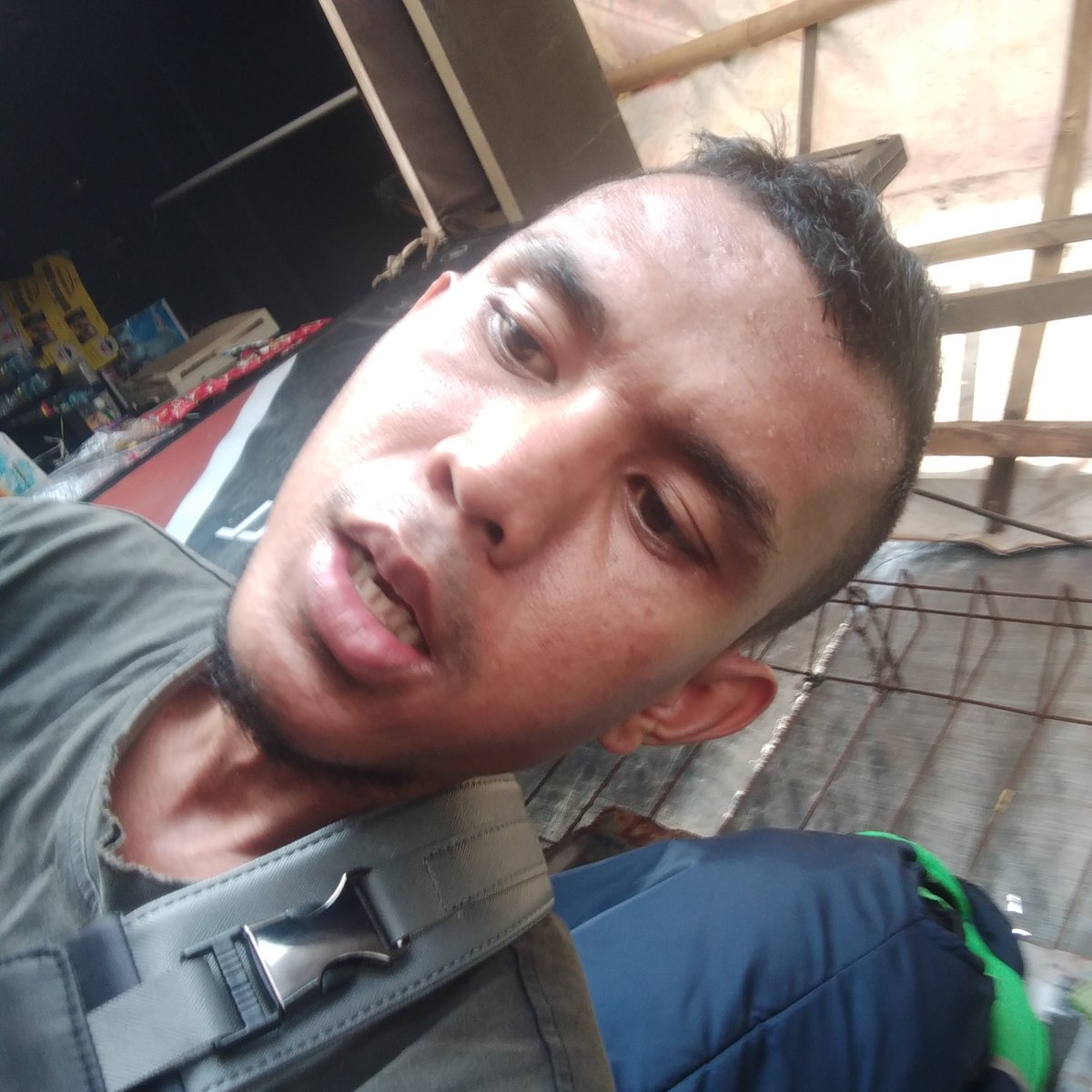 Gading07238097's tweet photo. Muka ane mirip kontol lonjong wk https://t.co/OoHe66xcuh