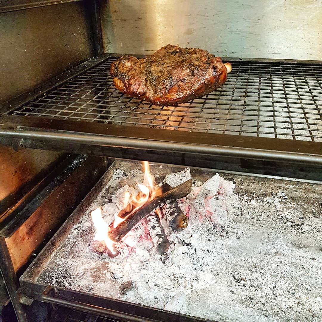 bern_whitehead's tweet photo. A spectacular shoulder of lamb today...7 hrs over the embers @quarterhousenq with @jason78mcr.....test run of one of our new rubs in style 🤙🤙🤙 https://t.co/e2DLdCLg1e