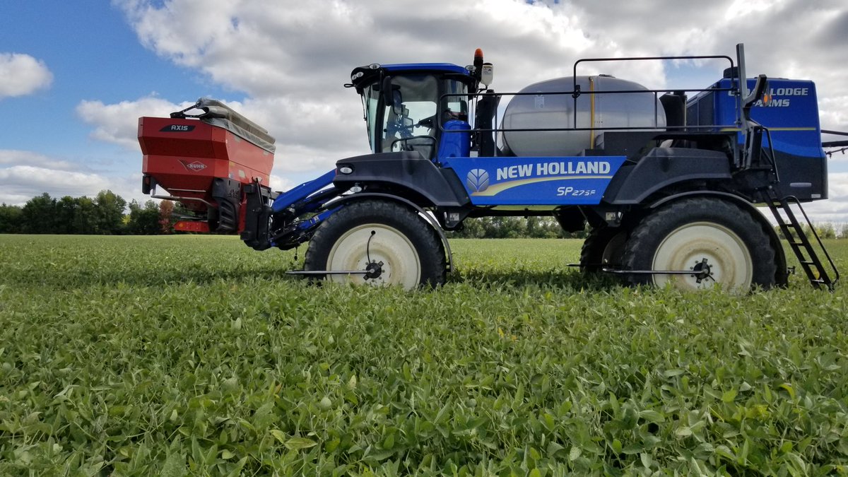 farmerschneck's tweet photo. Got the #onfarm plot #interseeded. #Oats vs cereal #rye vs control interseeded into #soybeans. Will #striptill this after harvest for #corn next year. @OntarioSoilCrop #appliedresearch #covercrops https://t.co/tI4qh1N2TH