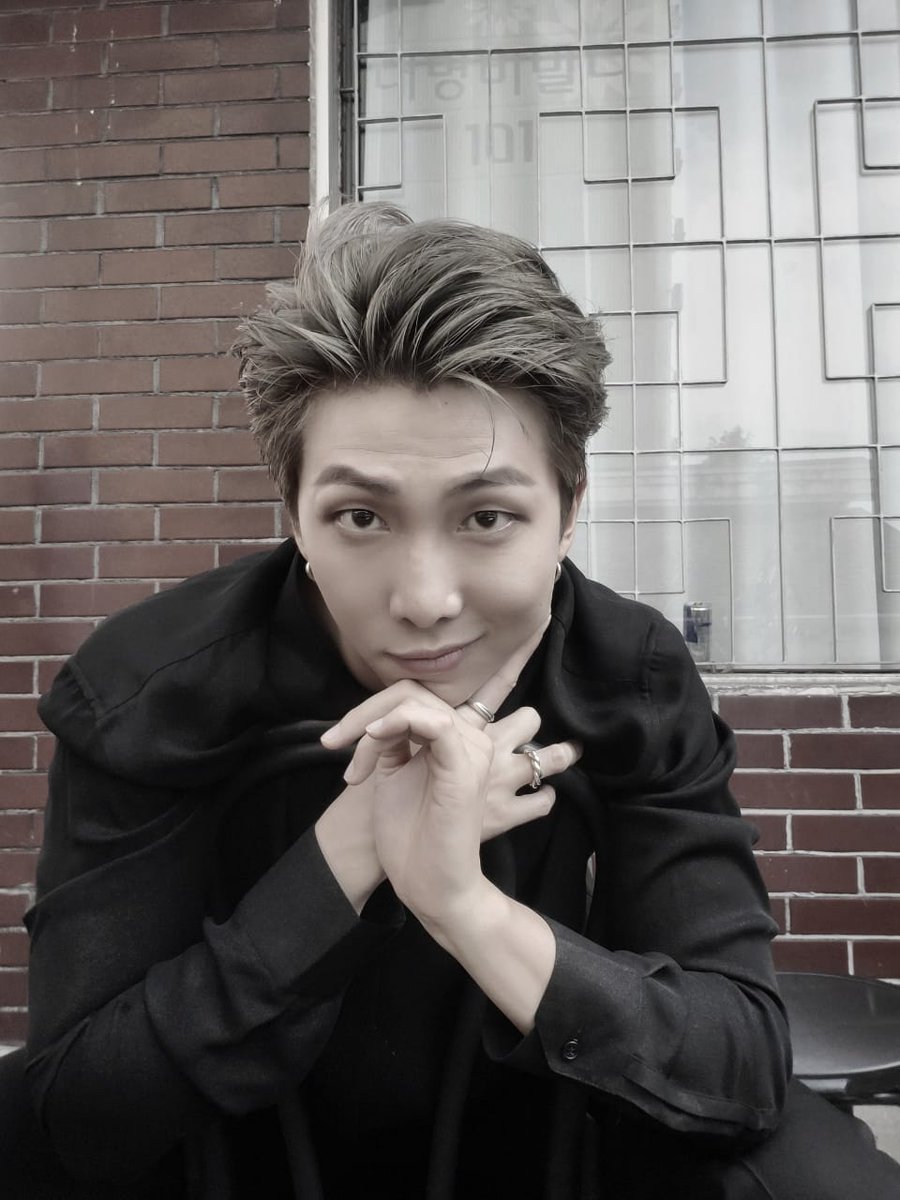 caca_fx's tweet image. The best Leader happy birthday💜💜💜💜
#HappyBirthdayNamjoon #thebestrapper