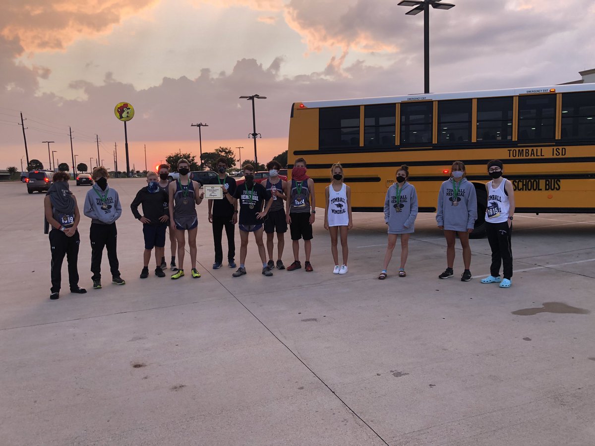 TMHSCATXC's tweet photo. First Meet came out 🔥 #Champions Victory stop for some dinner at Buc-ee’s 😋💙 #GoCatsGo https://t.co/ncKpjyksip