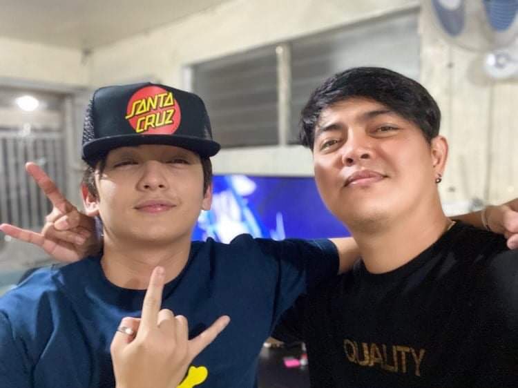 QuenDreaOFC's tweet photo. •PHOTO•

Seth Fedelin with Kuya Mark Coleta 

@imsethfedelin @iamandrea_b 
@immarkcoleta 

#SethDrea 
#SethFedelin #AndreaBrillantes 
#TeamSethDrea 

ctto: @immarkcoleta lyka https://t.co/0LjkHqQjgc