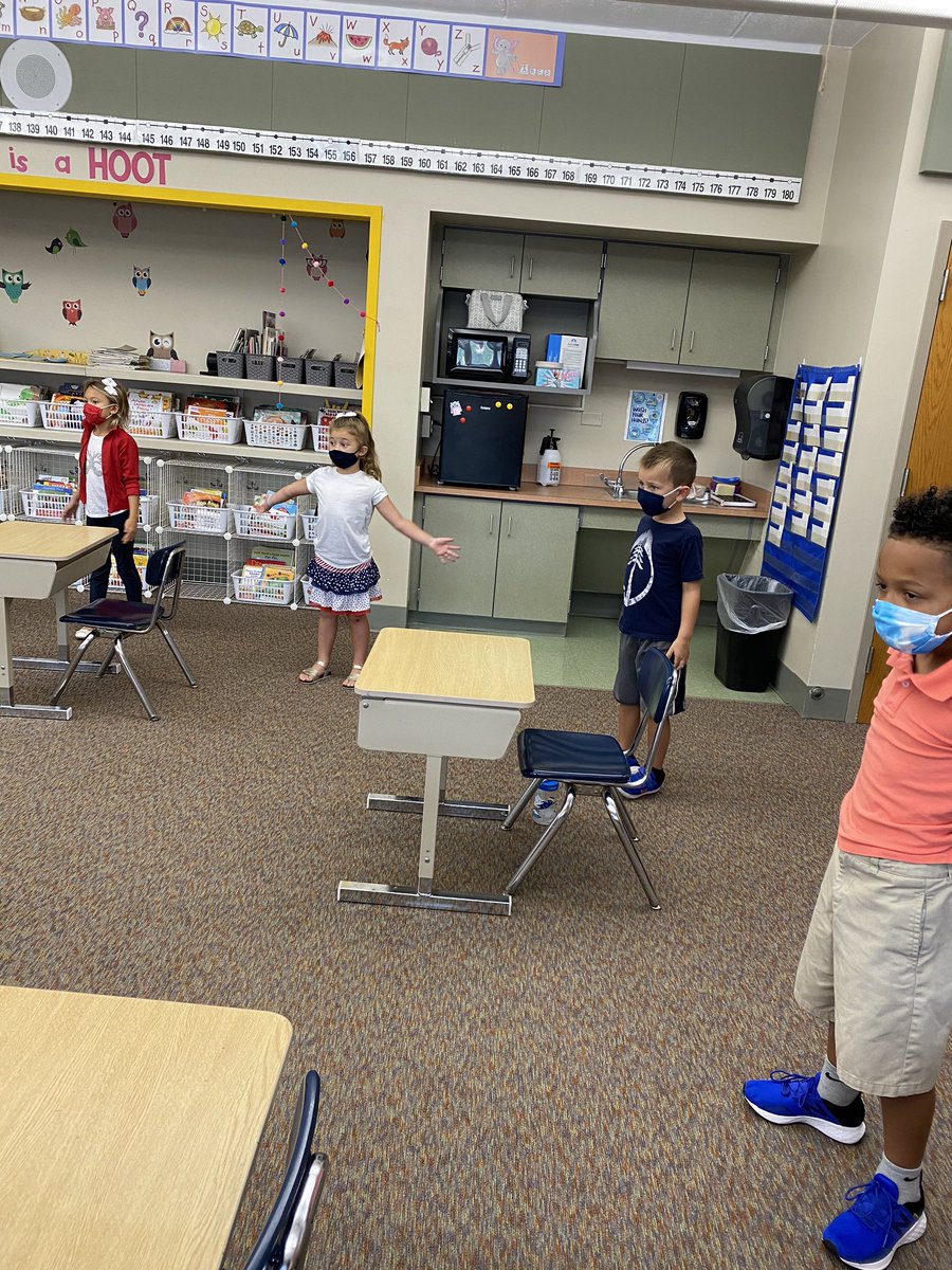 Fri-yay! Kindergarten morning meetings with movement #Wilsonsd <a href="/WilsonSchlDist/">Wilson School District</a> <a href="/kinder_kiddos1/">Miss Hassler's Class</a>