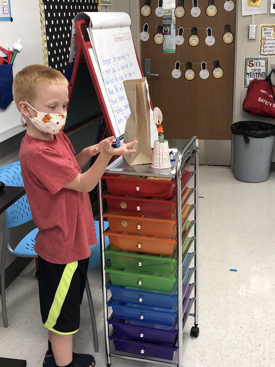 KHoweSummit's tweet photo. Sharing Me Bags and playing math partner games are both great ways to build classroom community and get to know our new classmates! @summitbees @FHSchools https://t.co/GIgjb8fssI