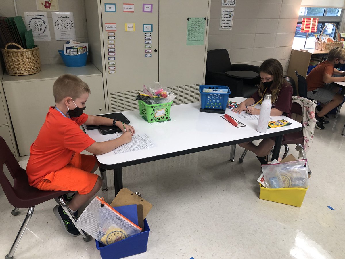 KHoweSummit's tweet photo. Sharing Me Bags and playing math partner games are both great ways to build classroom community and get to know our new classmates! @summitbees @FHSchools https://t.co/GIgjb8fssI