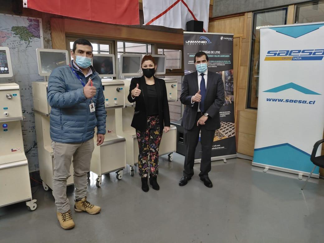 saesa's tweet photo. Porque nos sentimos comprometidos con la comunidad apoyamos el desarrollo de ventiladores mecánicos producidos en la región de #LosRios por la empresa @Allware -Unmanned. Hoy se lanzó la 1era partida junto al intendente @casenjojerez, seremi de Energía @fporflitt161 y autoridades https://t.co/xa2BET0Ynz