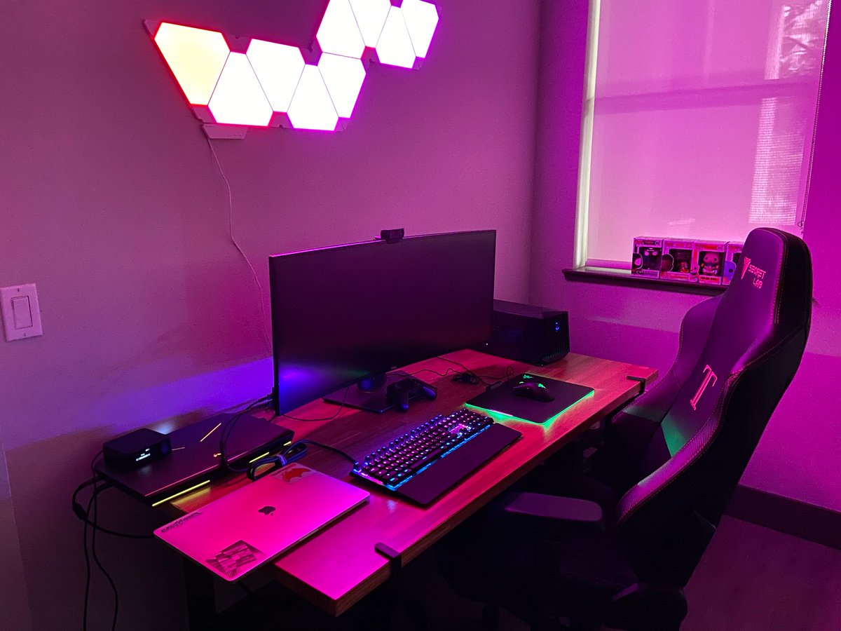 BarcodeGM's tweet image. Finally finished my new gaming/work set up 😀 #secretlab
