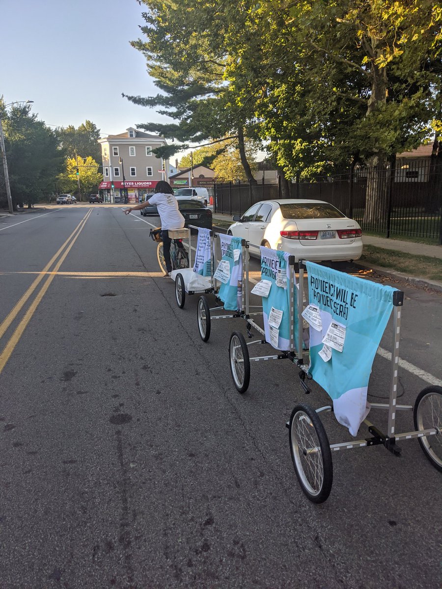 PVDStreets's tweet photo. Fun times talking with community members on Broad Street outside @youthinactionri today! Getting psyched for the street to be repaved and restriped next year for #MoreSafety and #LessConfusion for all. Look out for a public meeting about this project sometime in November ✌️ https://t.co/CJUsCGVISm