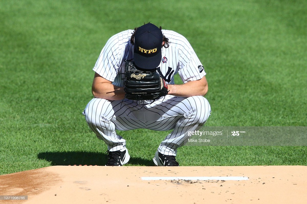 GettySport's tweet photo. The @Yankees and the @Mets wear hats in remembrance of 9/11 and in honor of first responders during their games tonight. #WearTheCaps #NeverForget #Honor911 📷: Mike Stobe, Timothy T Ludwig https://t.co/79dGMevFgf