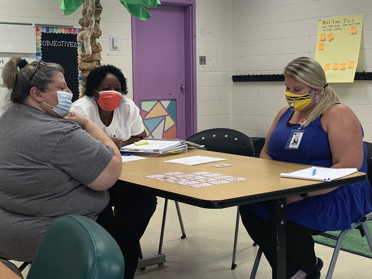 MrsElizabeth08's tweet image. This week in our Math PLC I introduced a new card game to teachers, Make Ten. Students can play it independently at school or with players at home. I tested it out on my 2nd grader first, and she loved it. #HESPouncers #MathPLC #MakeTen