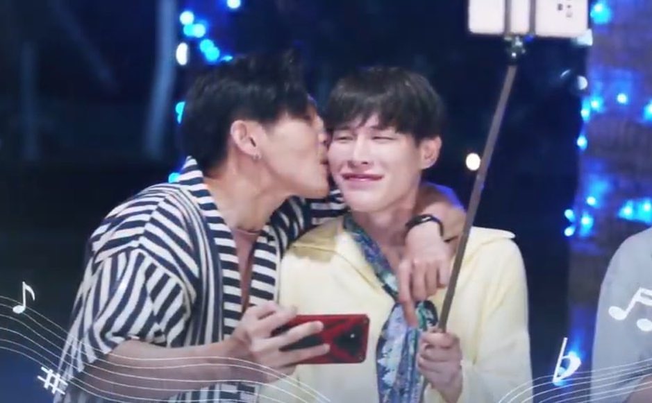 ta__ta____0000's tweet photo. The story is over.
Still I want to be "2gether "with you.
Goodbye for a while …
Until the day we meet again.
#Still2gether
#ยังคั่นกูตอนจบ
#DimGreen
#GuyGun
@Gus_banana @SivakornLert https://t.co/BtvvqpBdvE