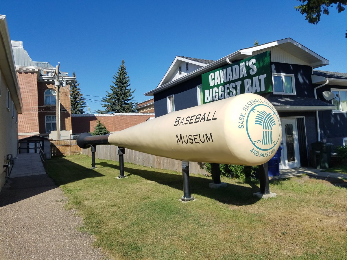 wichmannstories's tweet photo. Red letter day as far as travels go, today we stopped at Canada's  baseball museum (temporarily closed due to Covid) and were able to see Canada's largest baseball bat. #whywetravel #Saskatchewan #canada #battleford #RoadTrips https://t.co/sghBOClH41
