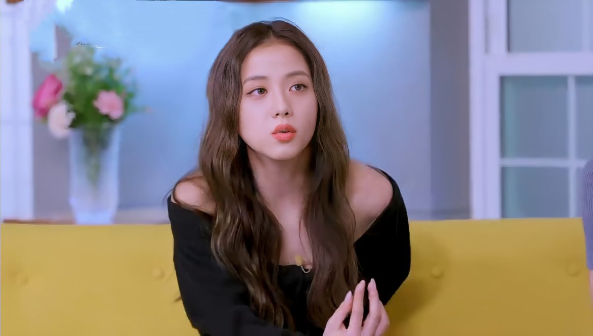 jisoosjpg's tweet photo. JISOO I’M OBSESSED https://t.co/oadDt6t3qs