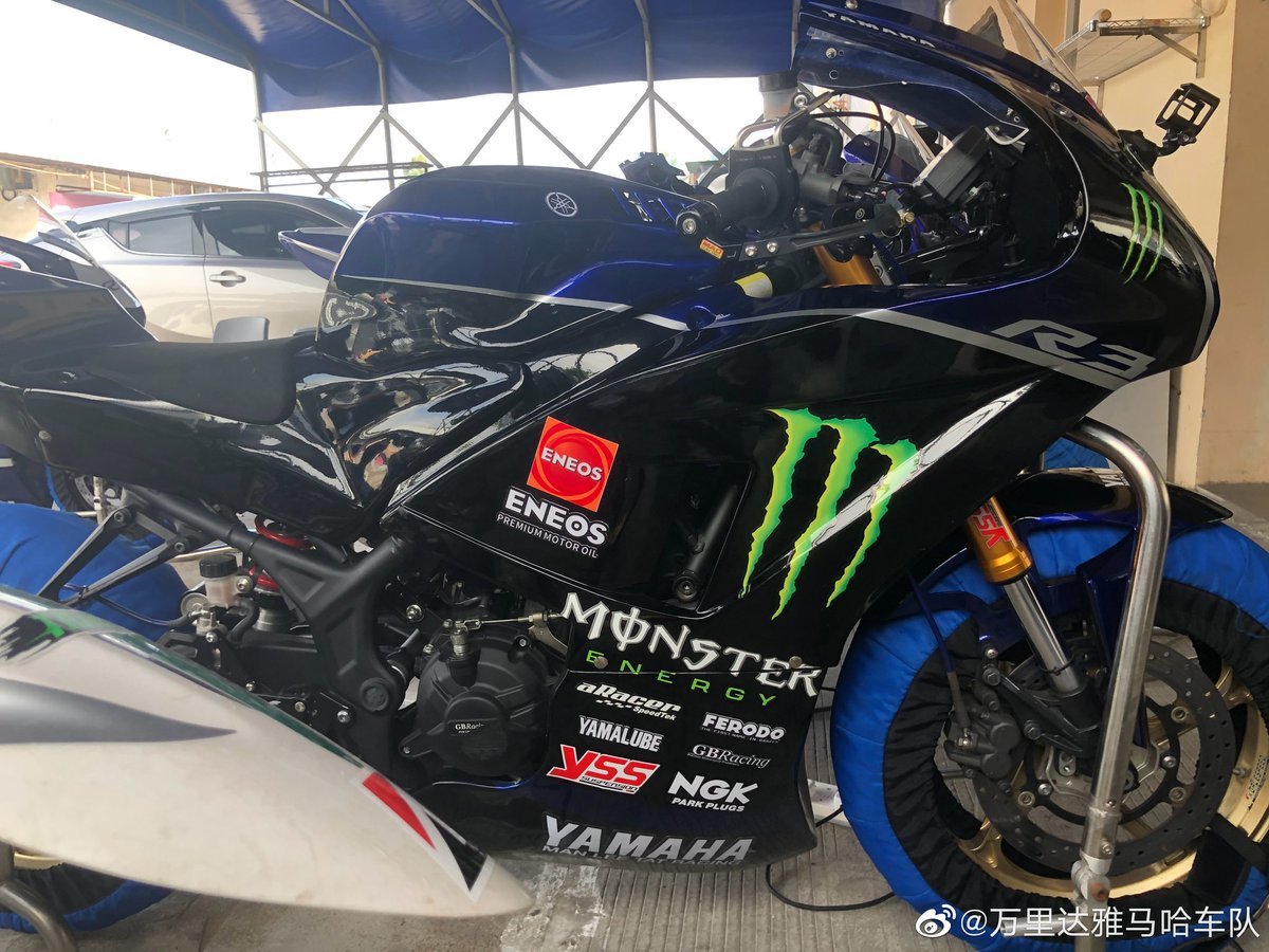 85Pitstop's tweet photo. 🏁#YamahaMLTUpdate
20.09.12 万里达雅马哈车队 #YamahaMLT weibo updated :
'ลายสปอนเซอร์หลักอย่างเป็นทางการของทีม YamahaMLT @.MonsterEnergy魔爪 ขอบคุณ'
----
เอ๊ะ....เอ๊ะ
รถ No.85 คุ้นๆกันจังนะคะ เอ๊ะๆๆๆ
ทีมจะประกาศตอนไหนคะ ลุ้นจะแย่แล้วววว
#Tracer85
#WangYibo
#หวังอี้ป๋อ https://t.co/FyFOa6WSbD