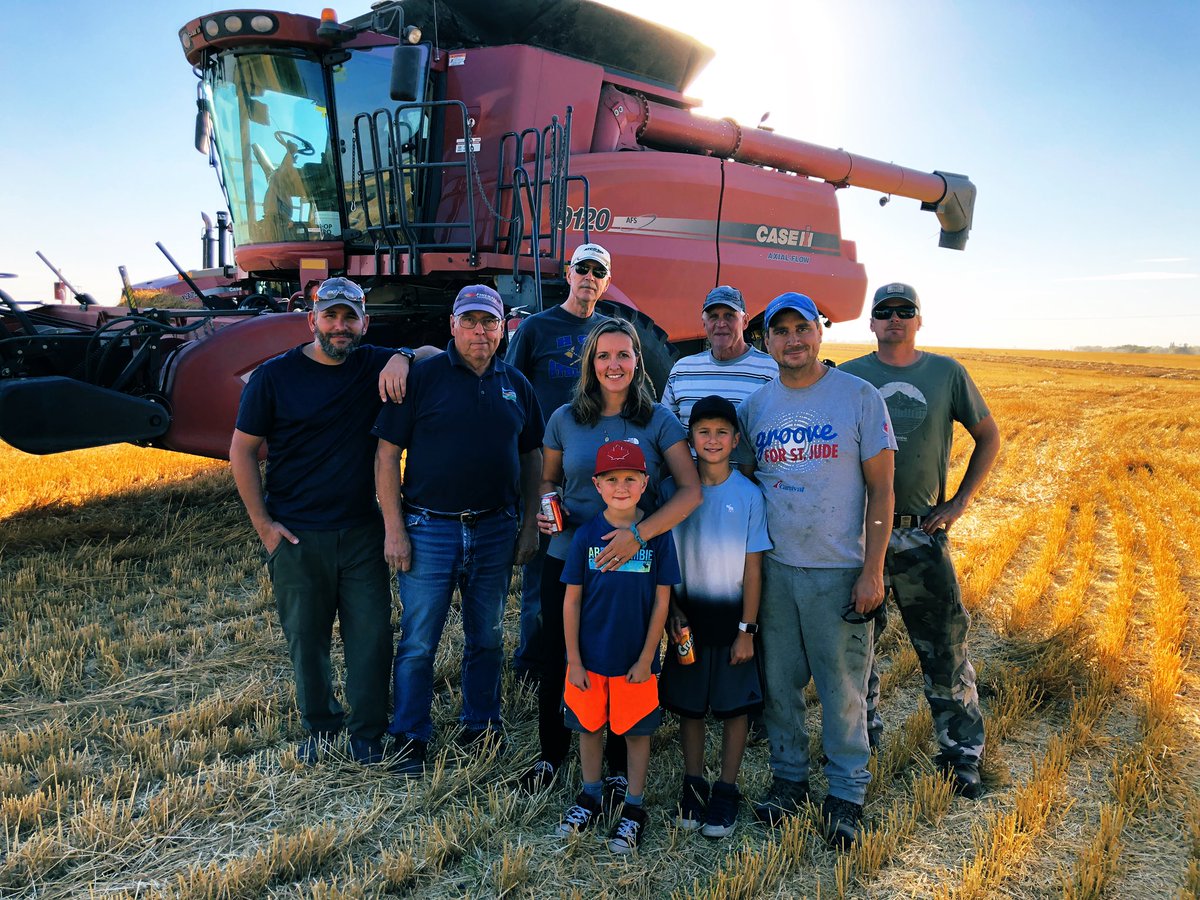 Chris_bauer_LL's tweet image. This this the 116th crop taken off this quarter by my family on the Kolbeck side who immigrated here from Germany via USA. Here is the crew/fam just after a pizza meal delivered by our  local coop agro. We are finished wheat and are half done #harvest20 #fivegenerations