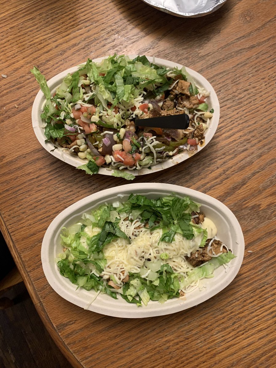 noahkam's tweet photo. @ChipotleTweets ordered 2 of the same bowls and this is what I got. This is the second time i have gotten a bowl like this from the bowling green chipotle. I’m fed up https://t.co/mEQ63Zeqka