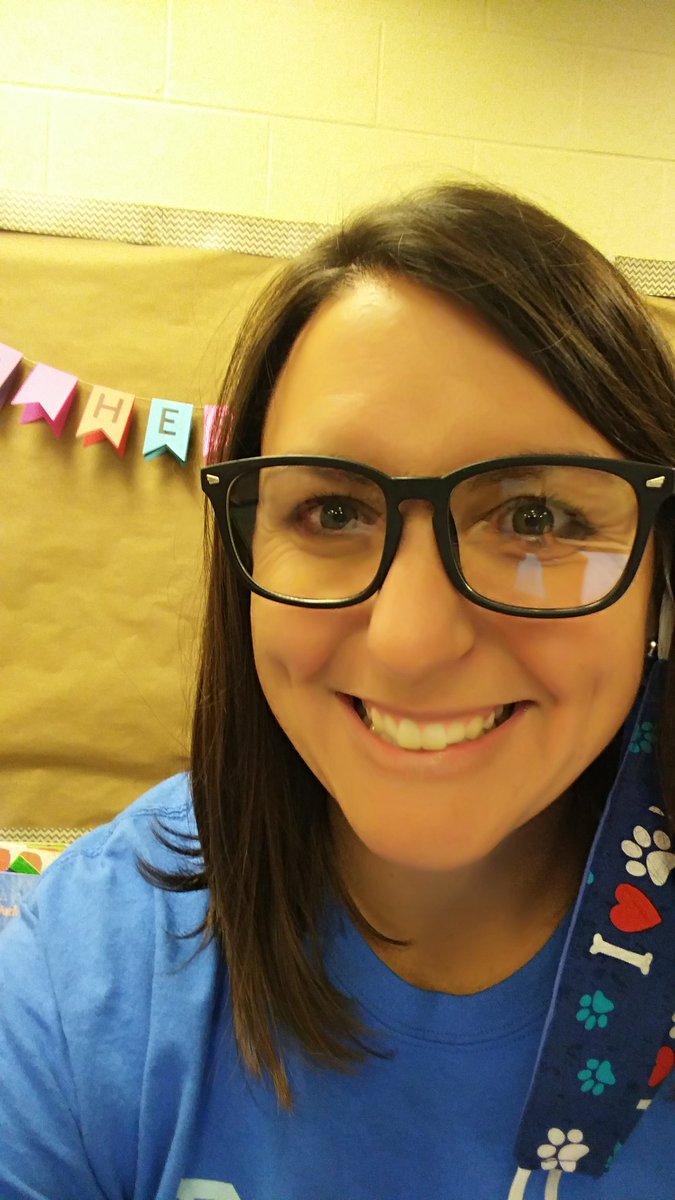 MrsHertzog1's tweet photo. Great first week but these are the only pictures so far. #busyteacher New friends, Rainbow Fish, 1st Day flowers from Mom and blue light blockers! #PVELIVE #R7OA https://t.co/5QTlXXGIvH