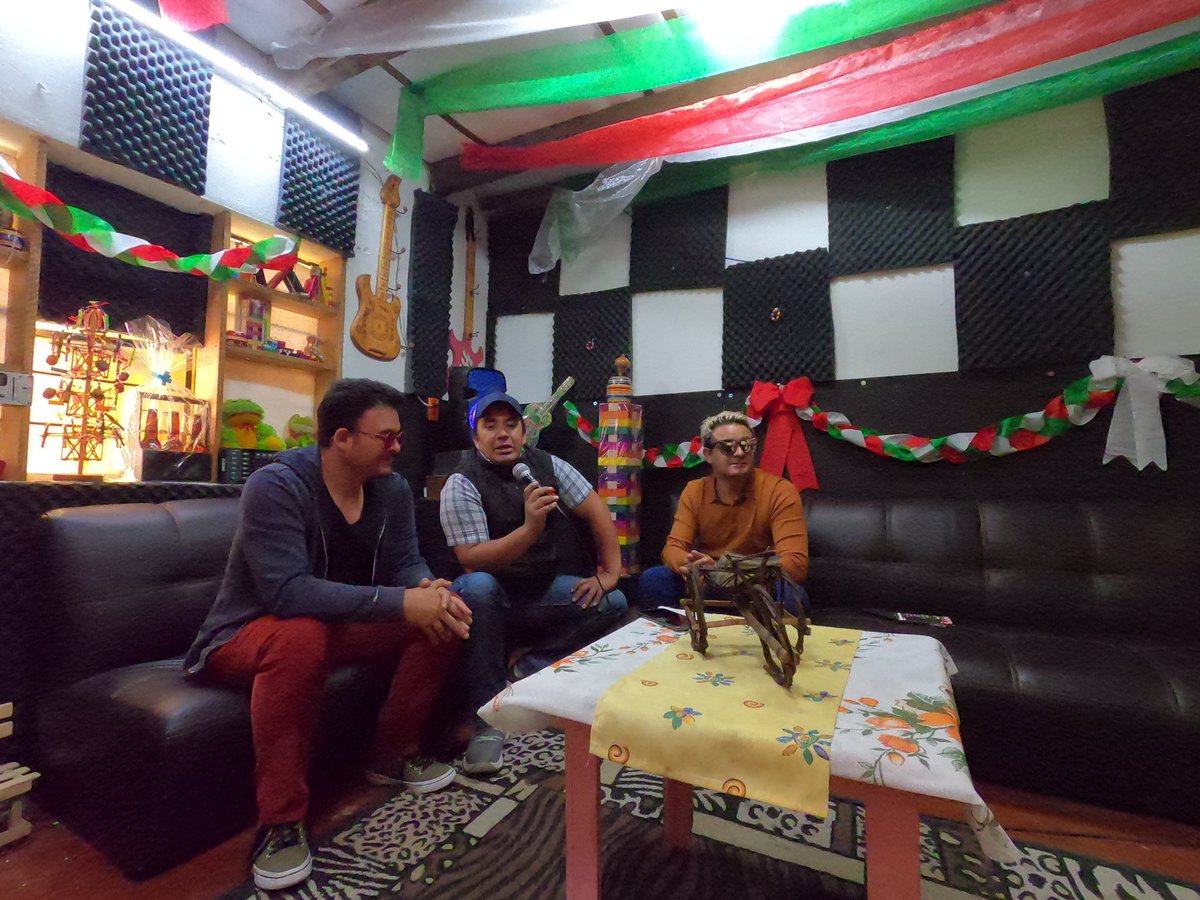 losekis's tweet photo. Hoy fuimos de gira a Toluca, nos entrevistaron en Zona Radio 88.7FM #JuntosSaldremosAdelante https://t.co/nmlaQmstUb