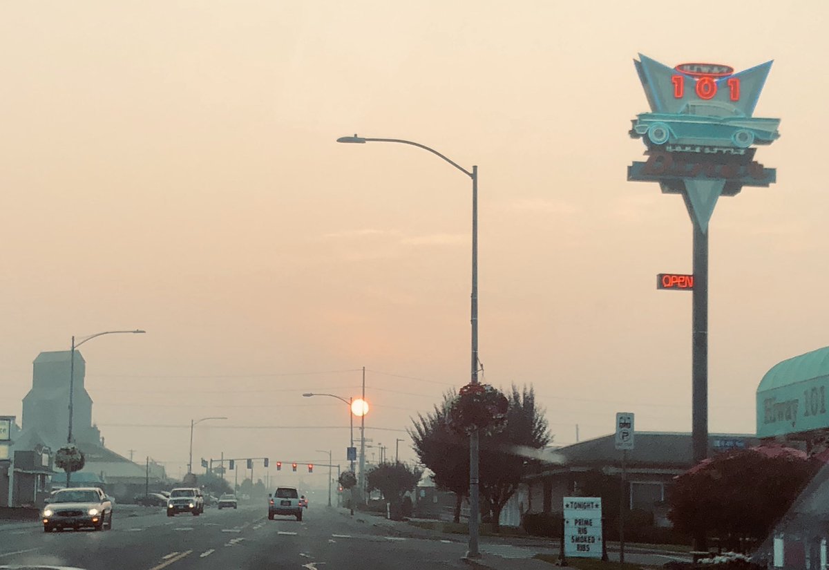 SequimUSA's tweet photo. Current AQI is 225 in Sequim. “Very Unhealthy” #StayIndoors #SmokeAdvisory #SmokeGetsinYourEyes https://t.co/5vYi32nZcN