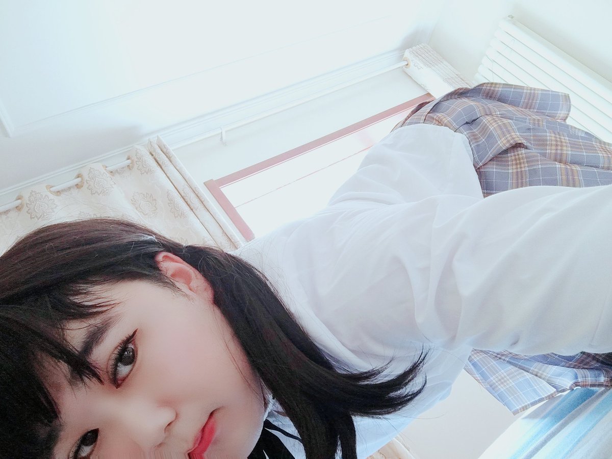 小萌其实一点也不萌در توییتر 千fo福利来辣 第一次拍这种有点涩涩的图片 第一张表情好奇怪所以码住啦 小萌的屁屁还是挺丰满的对吧 伪娘 男の娘