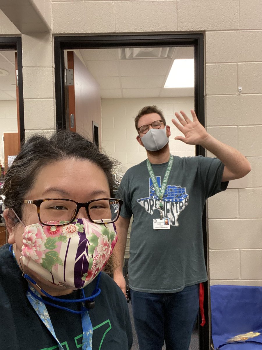 kahlamsorch's tweet photo. Mr. Perez and & @MimiWong_05 has a great first week. #LandM #teamorchestra #orchestralife @kahlams #cfisd @cfisdmusicman @CFISDMusic https://t.co/e2D3emrCFK