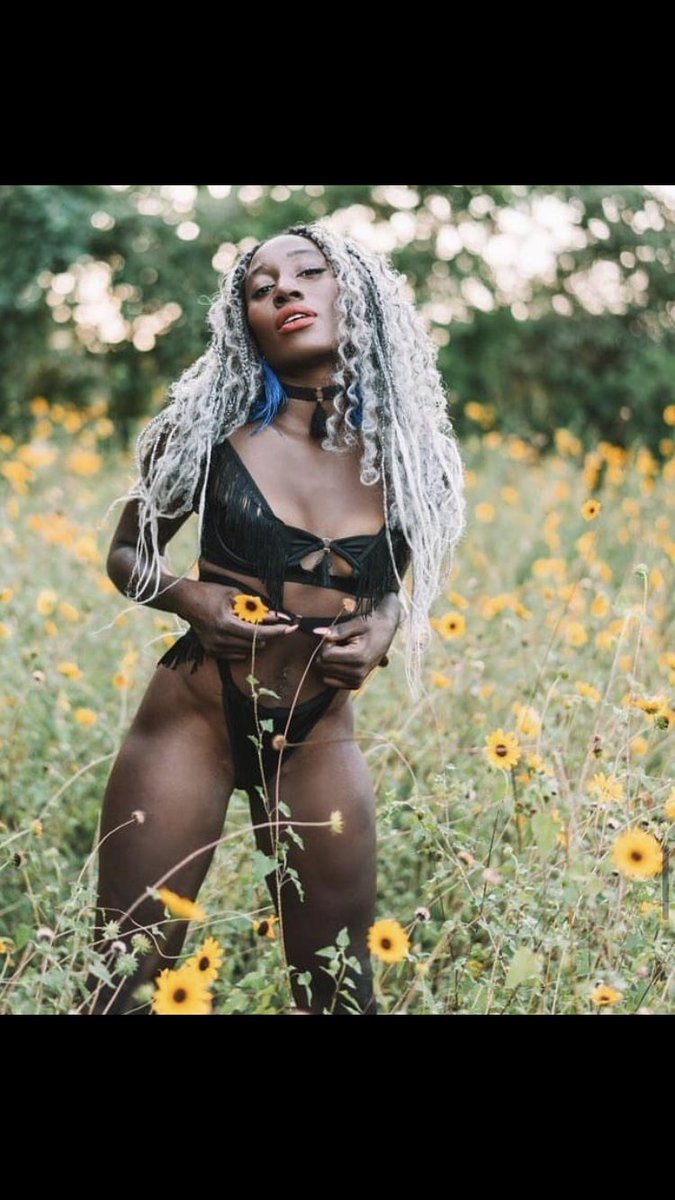 BeverlysSecret's tweet image. It’s Friyayy night!! 🖤

Black is the color of the week so make sure you watch the live fb video from Monday for 50% off black items and the 75% off clearance items! 🖤🖤🖤

❗️❗️We are open for appointments only as of right now!  We can now do appointments everyday!  Just DM us