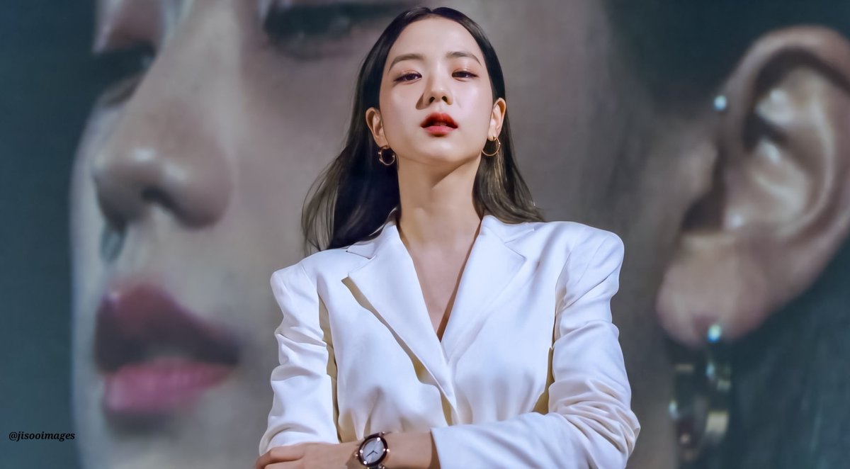 CYPHRJNS's tweet photo. oh how powerful she look here https://t.co/fgoGG5Uz5S