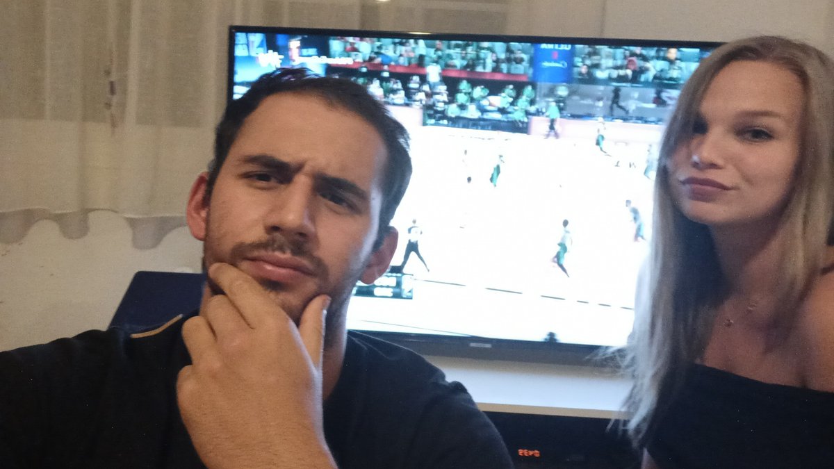 davidwade_7's tweet photo. Abro debate, ¿Que equipo le viene mejor a Miami que gane? #dormiresdecobardes #VolverEsGanar @MovistarNBA @FranFermoso https://t.co/Me1xbrs6zc