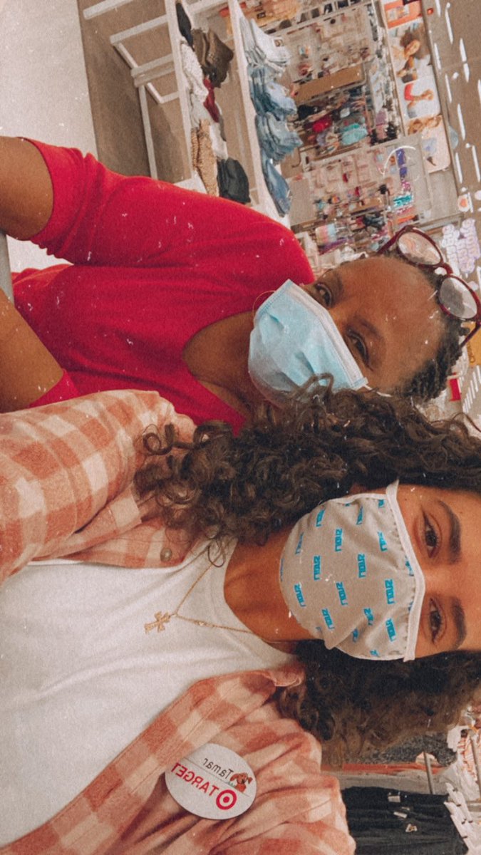 TamarTarget's tweet image. First Week at #t0896 ☑️
Best friend ☑️
A big shoutout to Rosalyn for all that she’s doing for our front end! Her smile and positivity will never fail to brighten my day and keep the guests coming back! #GuestObsessed