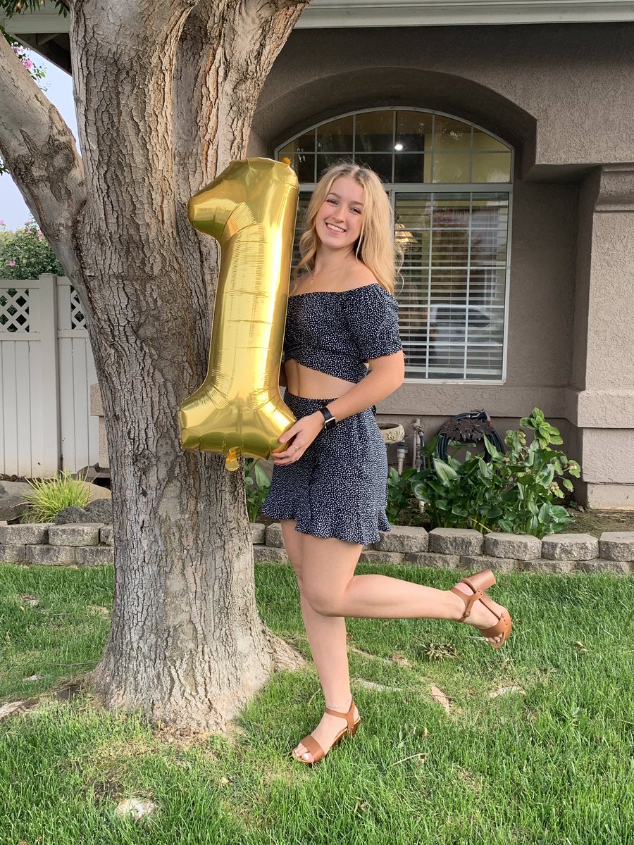 g_leonard1's tweet photo. I’m 17 I swear🥳🥳 https://t.co/EfOwLXxEDj