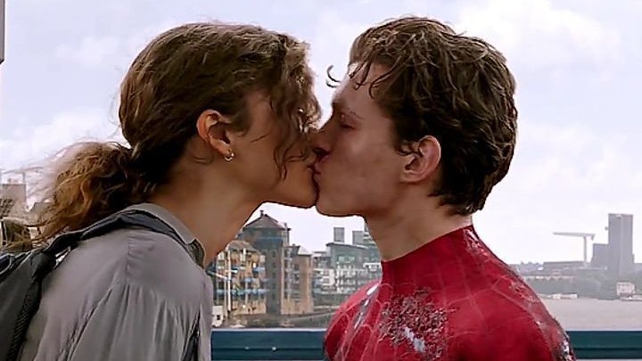 antoniogarciagj's tweet photo. Zendaya ha besado a Zac Efron, Tom Holland y Timothée Chalamet. Sin duda alguna, ella es la ganadora de este juego llamado vida. https://t.co/WYsrBtvbcJ