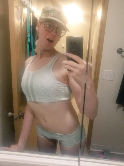 UwU found a little peice of my last life 😂 https://t.co/oAaAsf8XkK<a href="/tag/newprofilepic"class="tags"><span>#newprofilepic</span></a>