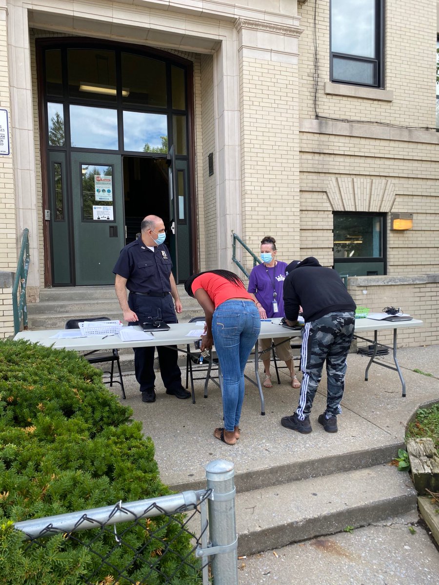 PS22ROYALFamily's tweet photo. Laptops 💻 distribution at School 22! Thank you to my Magnificent School Aides and Safety Officer. A good team beats with one Heart.  💜 https://t.co/eSKlrkHHQ6