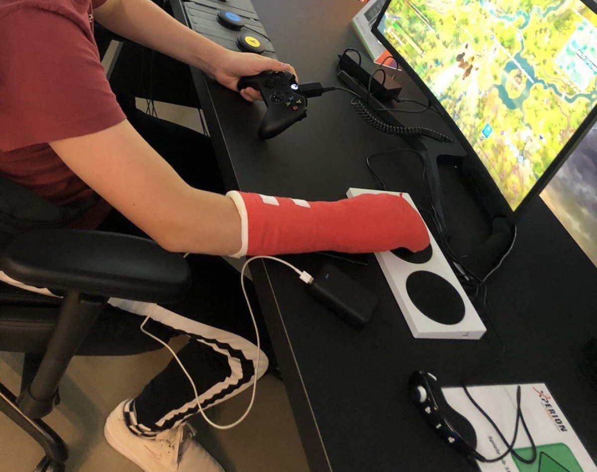 GMaxee's tweet image. Im @xperion_saturn könnt ihr übrigens den #XboxAdaptiveController und das Adaptive Kit von @LogitechGDE ausprobieren. 🥰 #GamingForEveryone