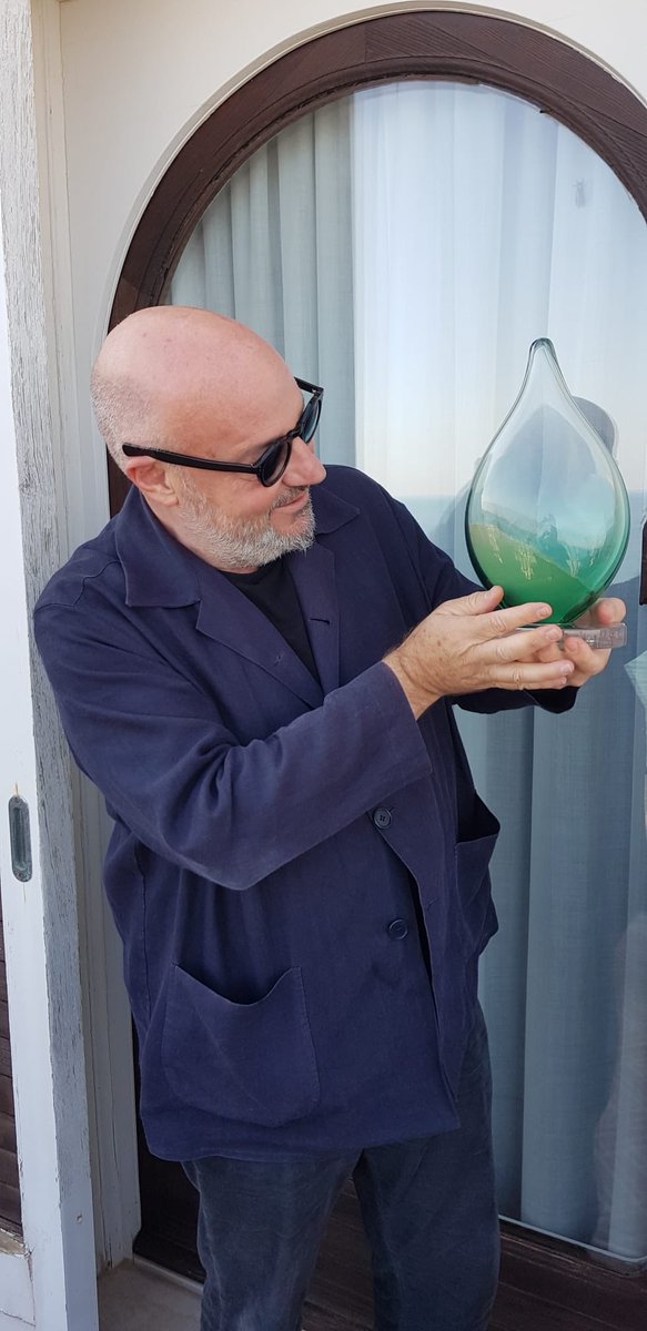 Il #GreenDropAward 2020 viene assegnato al film #Notturno di #GianfrancoRosi per aver trasmesso i valori dell’ecologia e dello sviluppo sostenibile, con particolare attenzione alla conservazione del Pianeta e dei suoi ecosistemi. Il film é al cinema adesso! <a href="/GreenDropAward/">Green Drop Award</a>