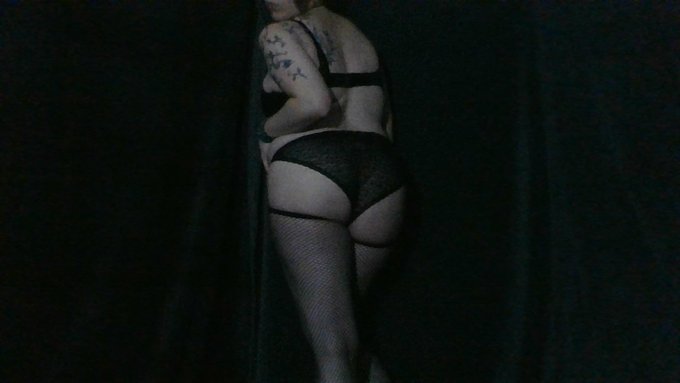The Skull Collector - 1 pic. About to upload a new set to my #OnlyFans. Video about to be shot. Enjoy some pre-edit teasers 🦇🖤🦇 Want to see more? Subscribe to my account & enjoy the view. Video will be available on my OnlyFans and #Pornhub. https://t.co/WLKPSNwYgs
